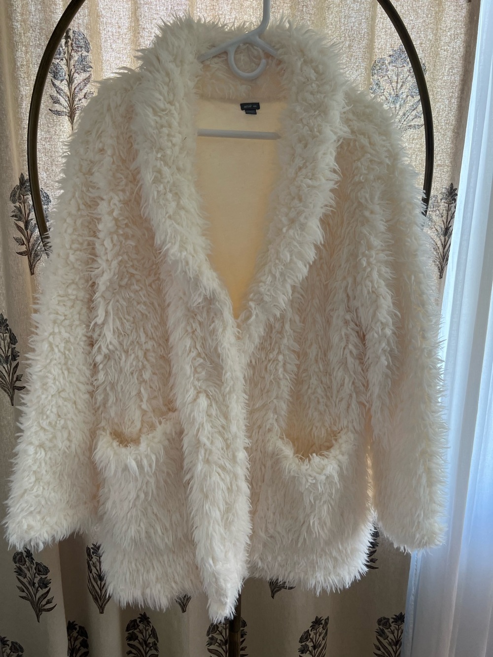 Aerie Cream Faux Fur Teddy Jacket. Medium